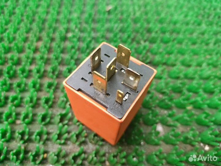 Реле обогрева заднего стекла Opel Tigra A X14XE