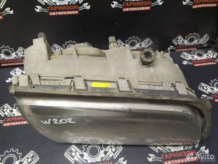 Фара передняя правая mercedes benz