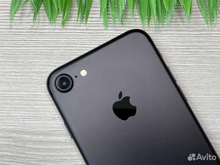 iPhone 7 32GB Black (околоидеал)
