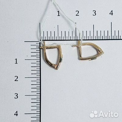 Золотые серьги с камнем