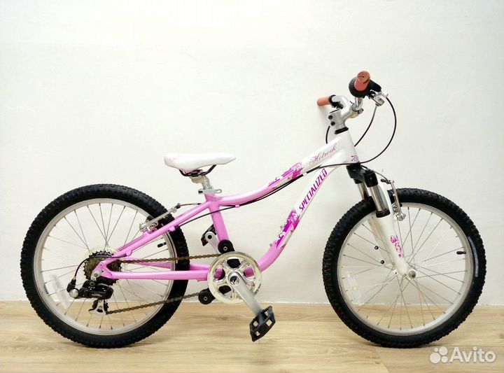 Велосипед для девочки Specialized Hotrock 20