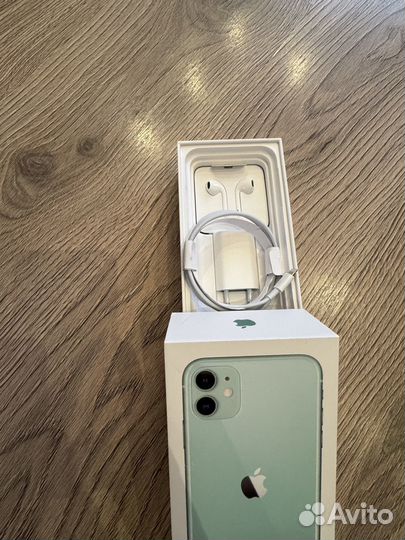 iPhone 11, 64 ГБ