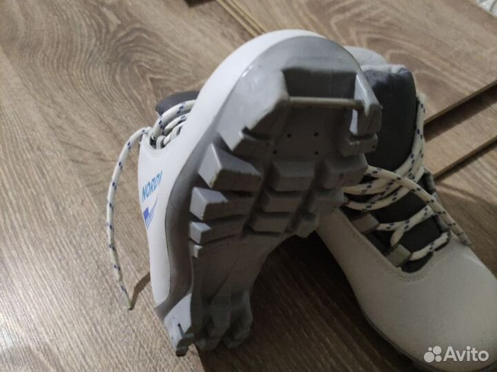 Лыжные ботинки