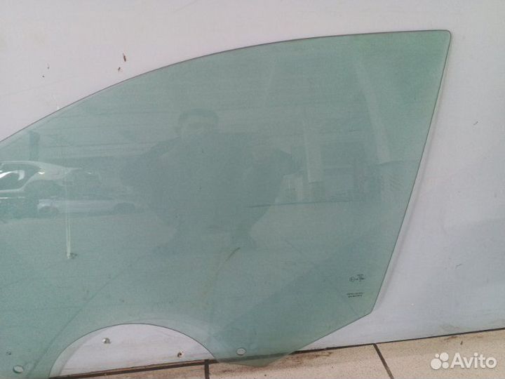Стекло двери переднее левое Skoda Rapid CWV 2021