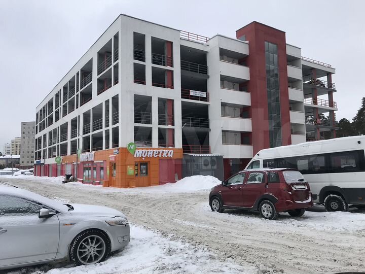 Машиноместо, 14 м²