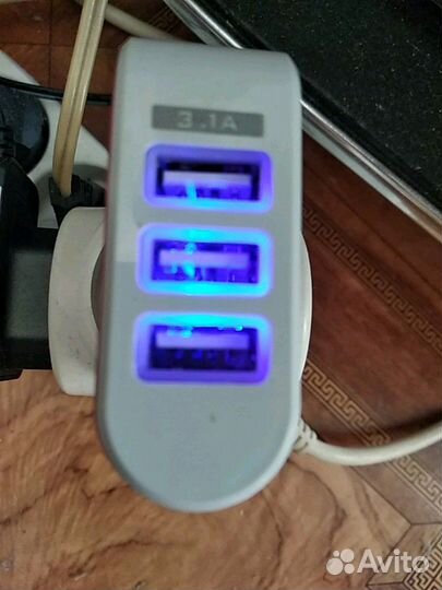 Зарядка на 3 USB