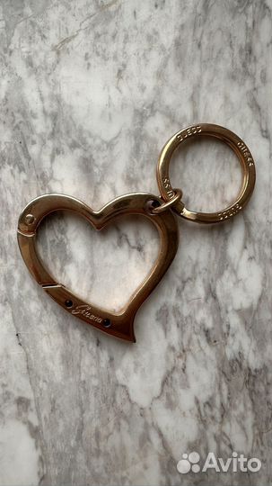 Брелок Guess для ключей