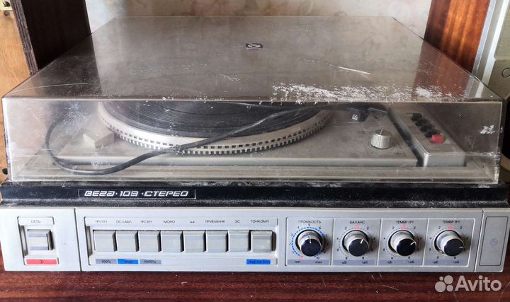 Проигрыватель вега 109 с колонками вега 25 ас-101