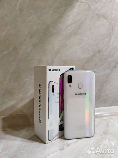 Samsung Galaxy A40, 4/64 ГБ