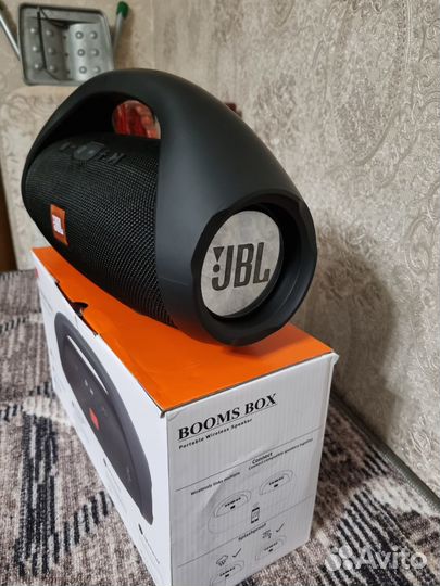 Портативная колонка JBL BoomBox
