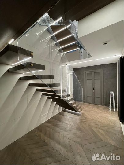 Ограждение из стекла для бизнес центра