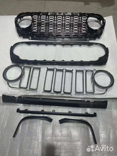 Решетка радиатора Jeep Wrangler JL Gladiator JT 20