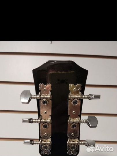 Акустическая гитара