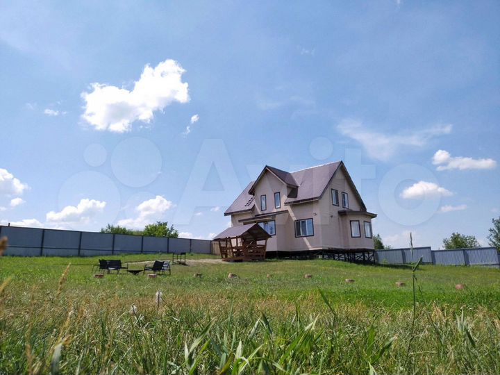 Коттедж 200 м² на участке 20 сот.