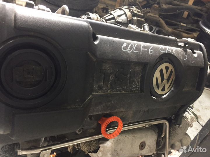Крышка двигателя 1,4TSI Фольксваген гольф 6