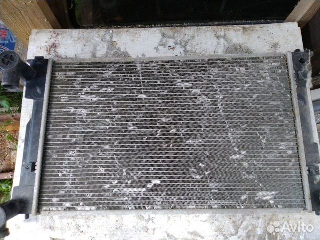 Радиатор охлаждения двигателя Toyota Avensis 2.0