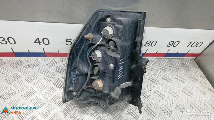 Фонарь задний правый Mitsubishi Pajero 4 2009