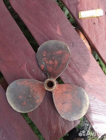 Винт для катера лево врашение