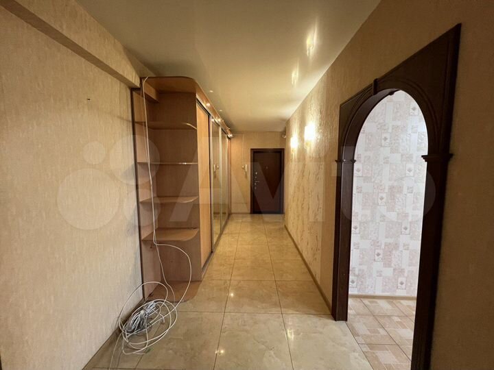 3-к. квартира, 70 м², 9/10 эт.