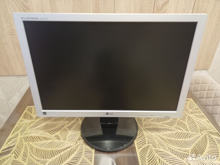 Монитор LG Flatron W1942SE