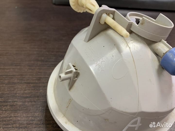 Левая противотуманная фара land cruiser 200