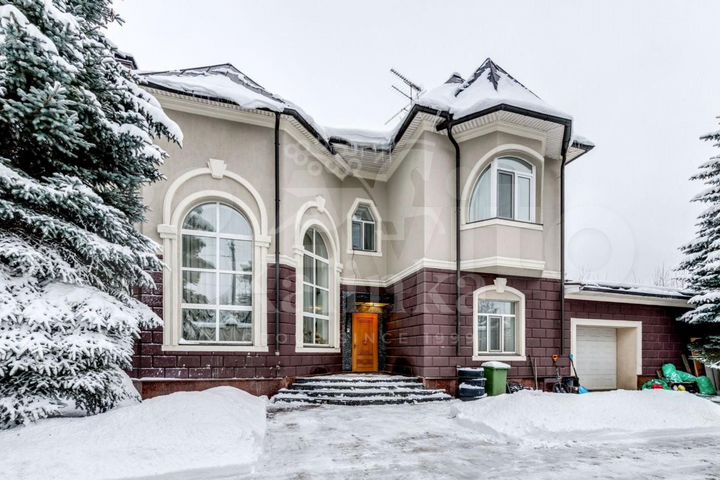 Дом 760 м² на участке 57 сот.