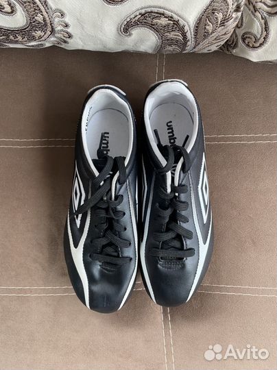 Футбольные бутсы Umbro