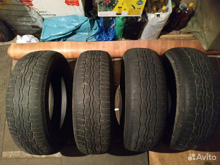 Bridgestone Dueler H/T 687 225/65 R17