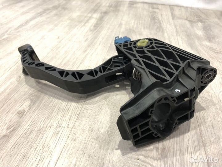 Педаль сцепления Volkswagen Polo 5 седан cfna 2012