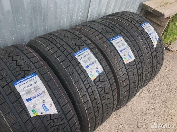 Triangle PL02 245/35 R19