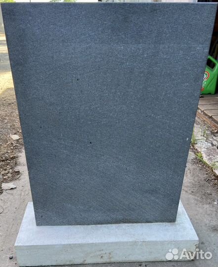 Гранитный памятник