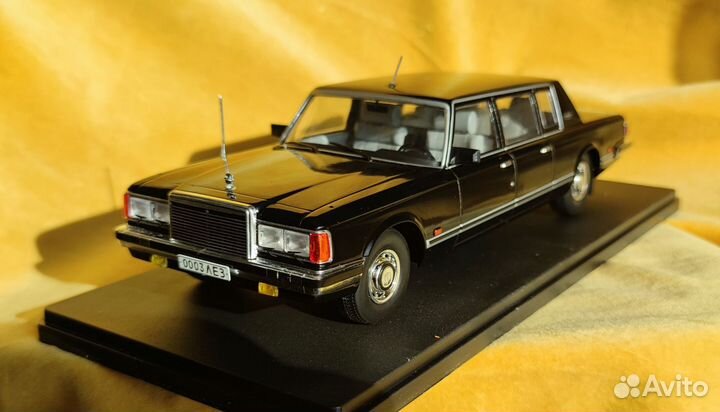 Модель в масштабе 1:24 ашет коллекция ЗИЛ газ раф