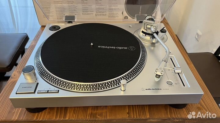 Виниловый проигрыватель Audio-Technica AT-LP120X