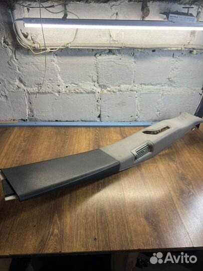 Накладка на стойку кузова правая Volvo Xc90