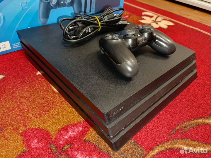 Sony Playstation 4 Pro CUH-7208B