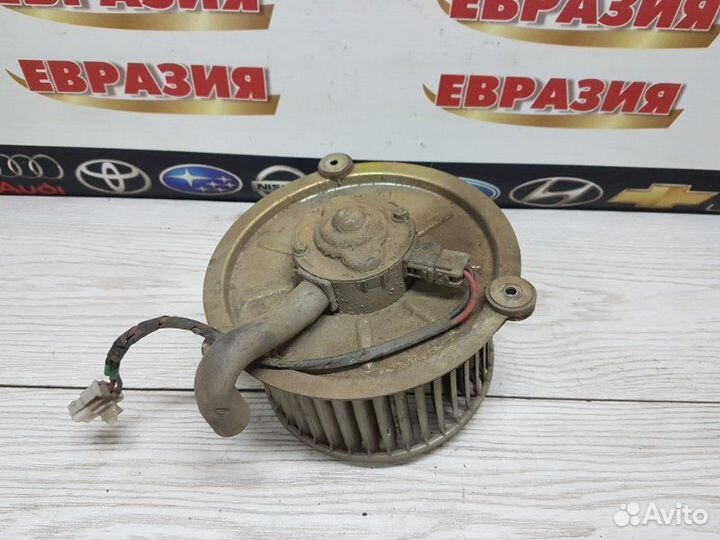 Мотор печки задний Mazda Bongo Friendee sglr WL-T