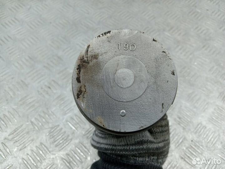 Поршень с шатуном Mitsubishi Colt 6 Z25A 1.3 4G19