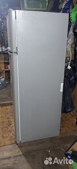 Холодильник Vestel