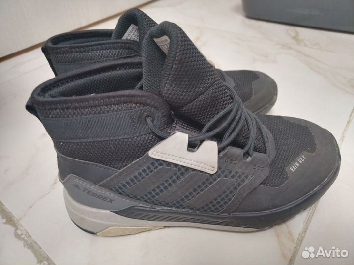 Ботинки демисезонные adidas 35 р-р