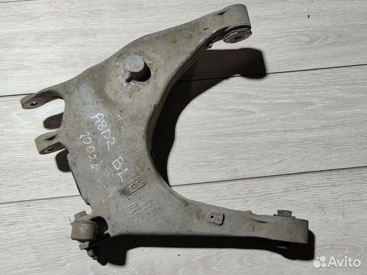 Рычаг задний левый Audi A8D2