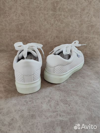 Полуботинки для девочки 34 размер новые