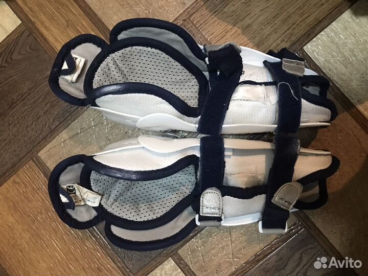 Хоккейные наколенники