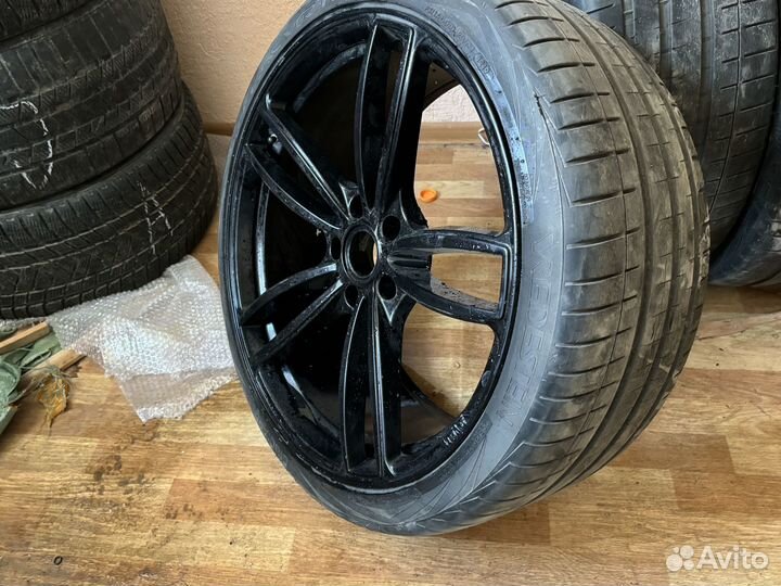 Vredestein Ultrac Vorti 295/30 R22