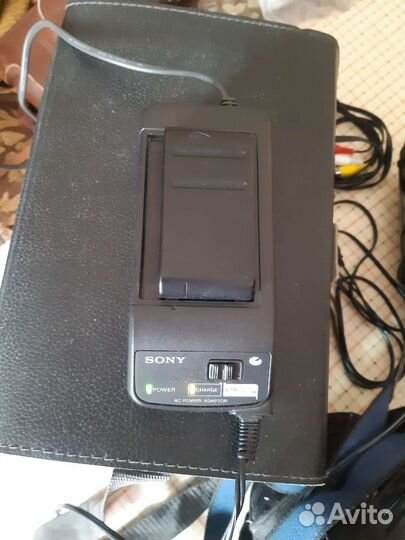 Видеокамера Sony CCD-TR401E