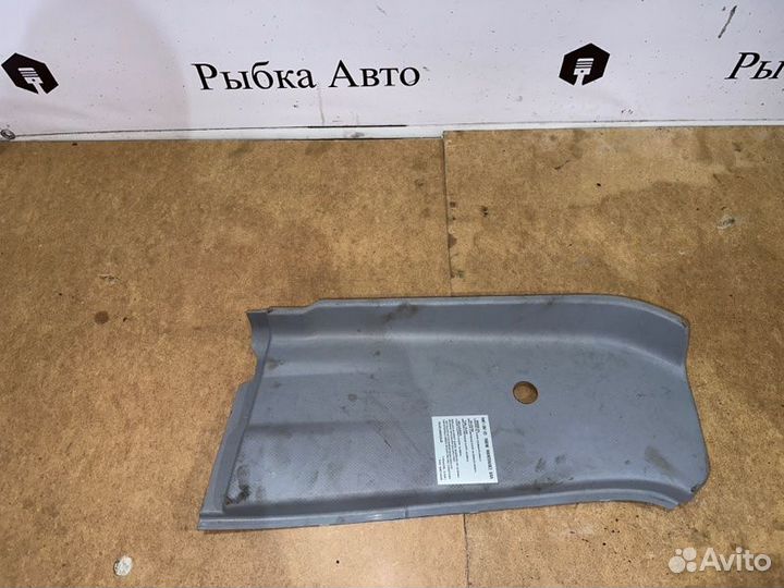 Обшивка салона левая Исузу Nqr90 4HK1 2016