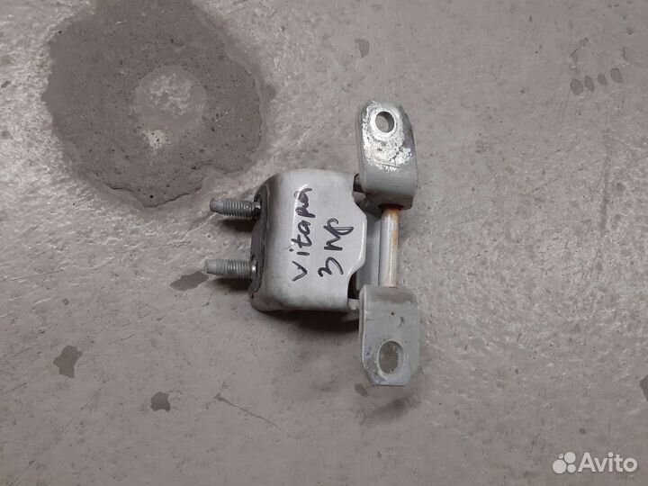 Петля двери зад правая верхняя Suzuki Grand Vitara