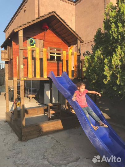 Детский игровой домик на сваях