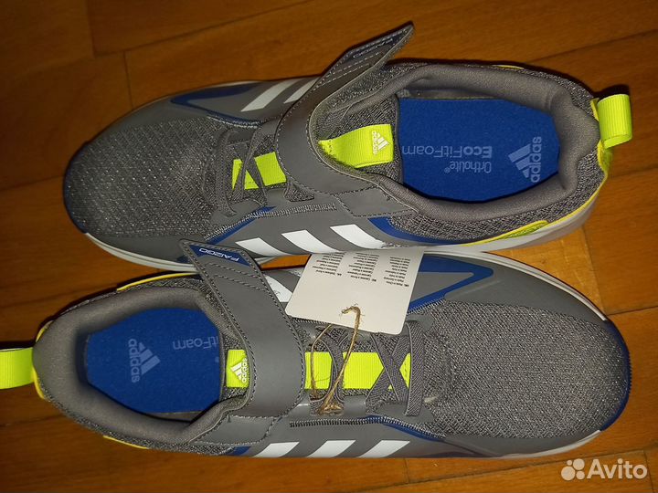 Кроссовки adidas новые 38