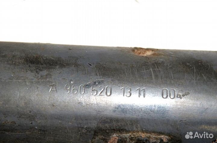 Кронштейн крыла ведущего моста, передний левый mer