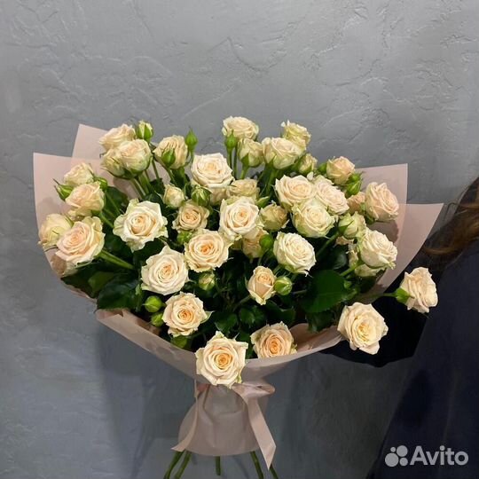 Букеты из кустовых роз